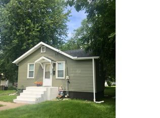 907 Day St, Galesburg, IL 61401