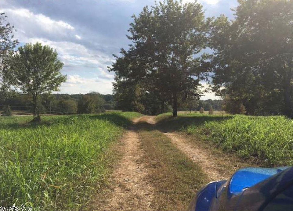 2nd image of 2 Hill Ln