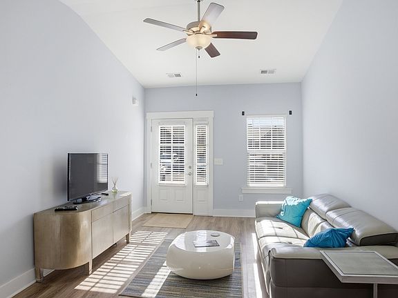 3rd image of 205 Bancroft Ml