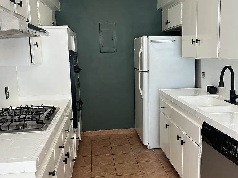 1044 9th St #3 — Photo 3