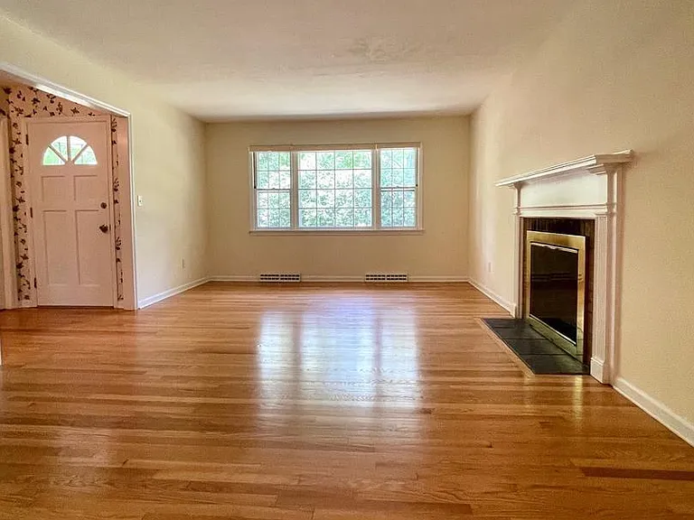 33 Monroe Ln — Photo 9