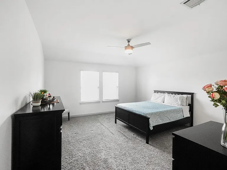 1126 Hyde Lake Ln — Photo 11
