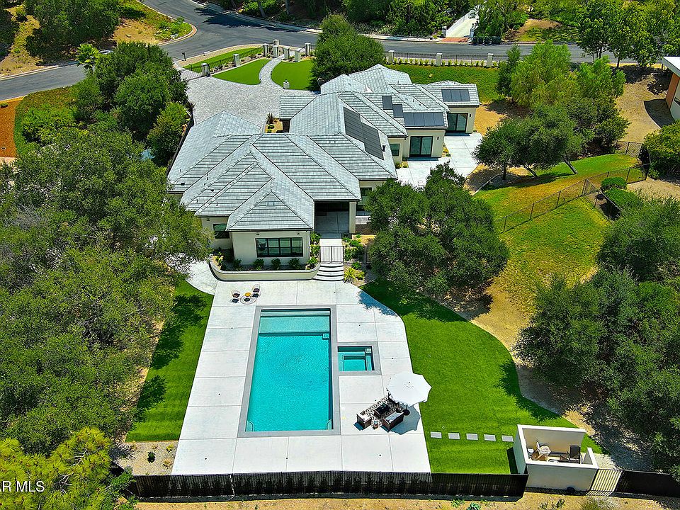 1st image of 395 Sherwood Ct
