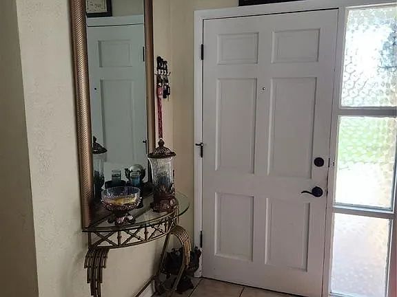 2nd image of 949 Fountainhead Dr