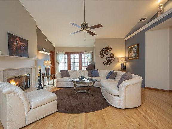 5th image of 63 Stony Acres Trl