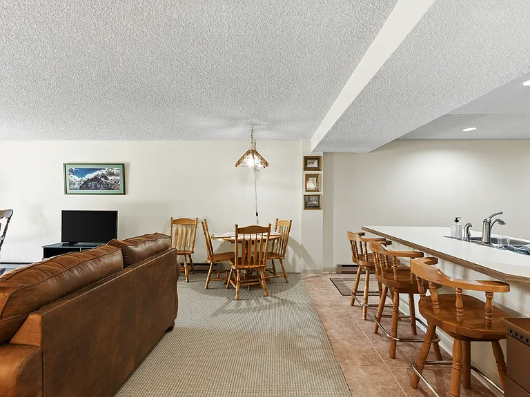 2822 Hager Ln #2B — Photo 6