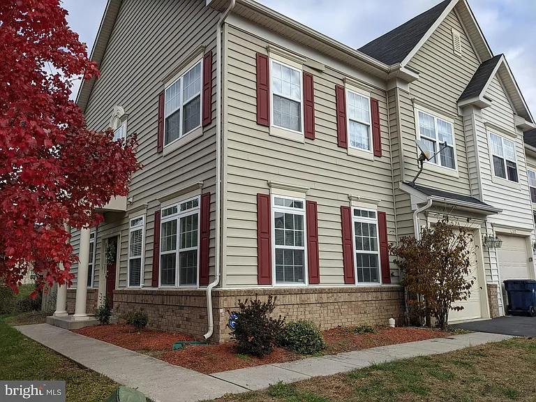 314 Kintyre Ln — Photo 2