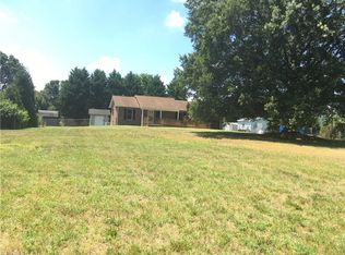 1604 Mellon Dr, Kernersville, NC 27284