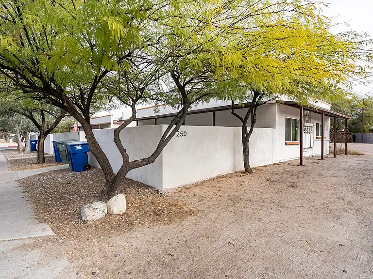 250 N Santa Rita Ave #1 — Photo 15