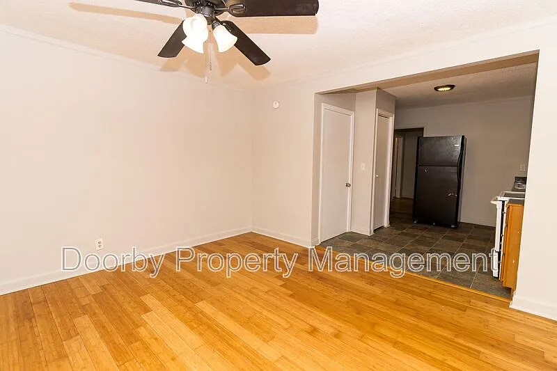 Building Photo - 5345 Lazard St #B