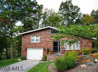 1129 Wyngate Ln, Altoona, PA 16601