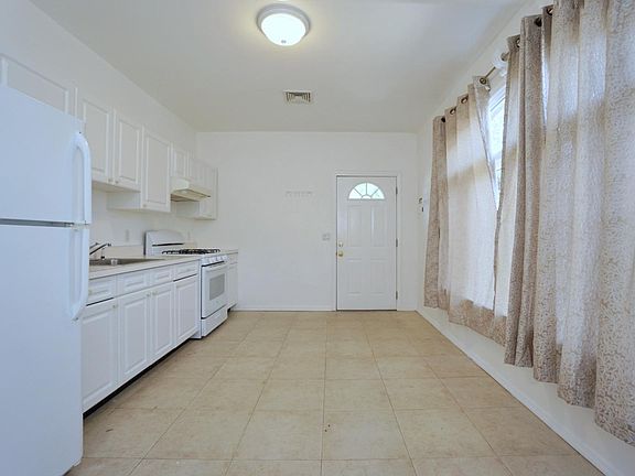 4th image of 18 Vogel Pl #1A
