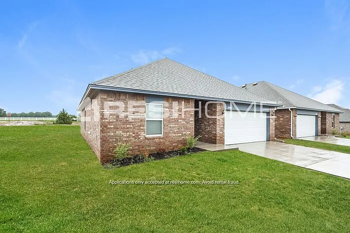 990A Elowyn St — Photo 2