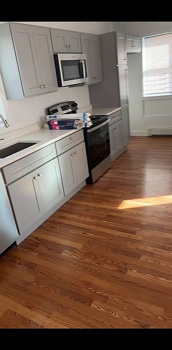2nd image of 438 Ash St