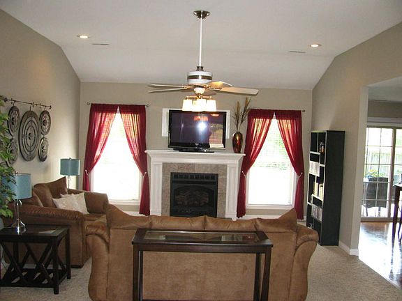 2nd image of 3201 Blue Grouse Dr