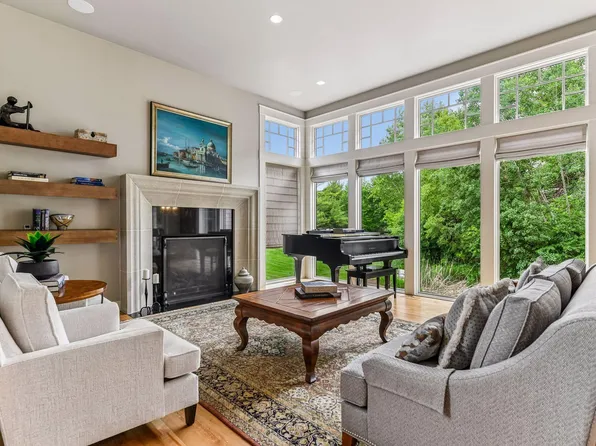 2224 Portico Grn, Wayzata, MN 55391