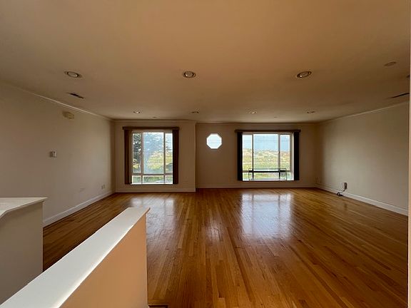 3rd image of 1512 Great Hwy #3