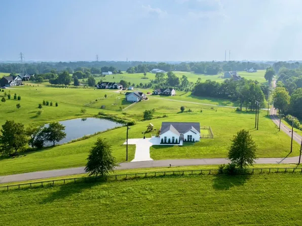 915 Eads Rd, Crittenden, KY 41030