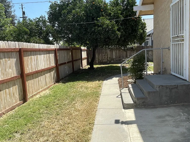 1241 Union St — Photo 11