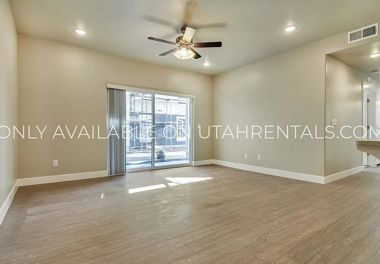 1128 S 820 E #1102 — Photo 2