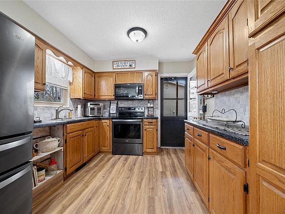 5th image of 826 Odus Dr