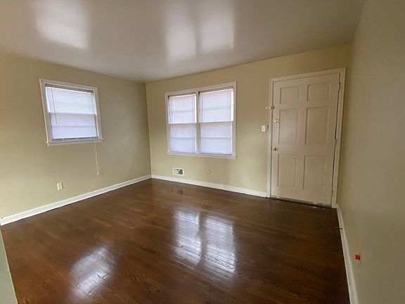 4th image of 3938 Dakota Ave NW