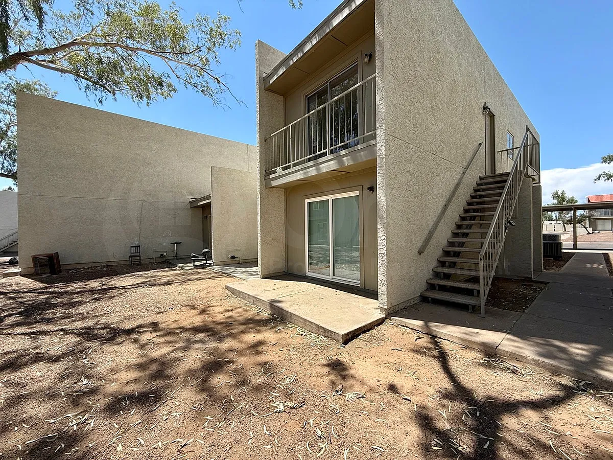 2 bed, 2.0 bath, 1200 sqft, $1,250 — Photo 4