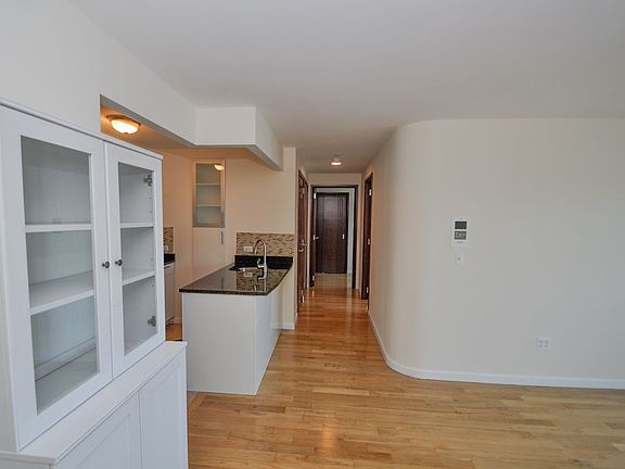 4th image of 3080 21st St Suite 3E