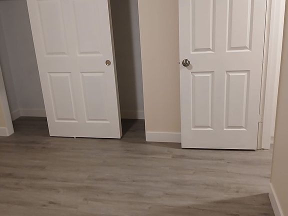4th image of 2660 Woodridge Ct APT 16