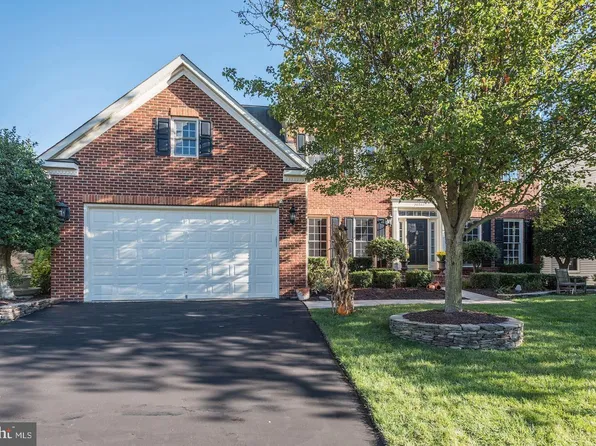 20762 Quiet Brook Pl, Sterling, VA 20165
