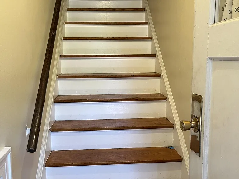 935 Castleton Ave — Photo 1