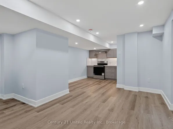 1040 Suddard Ave #2, Oshawa, ON L1K 0Y7