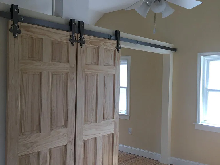 638 Church Road - sliding double doors separate bedrooms