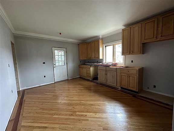 4th image of 68-66 Dudley St #2