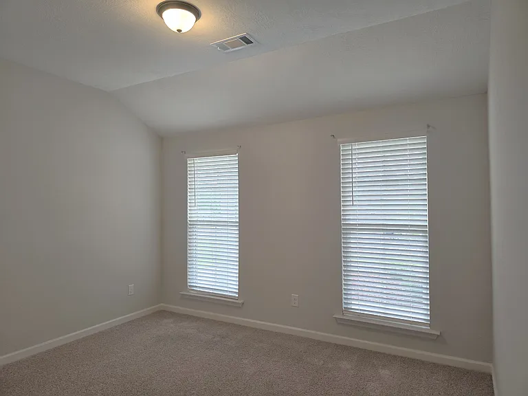 337 Jardon St — Photo 18