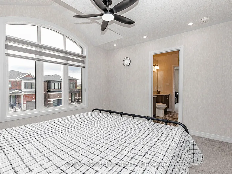 405 Newman Dr — Photo 37