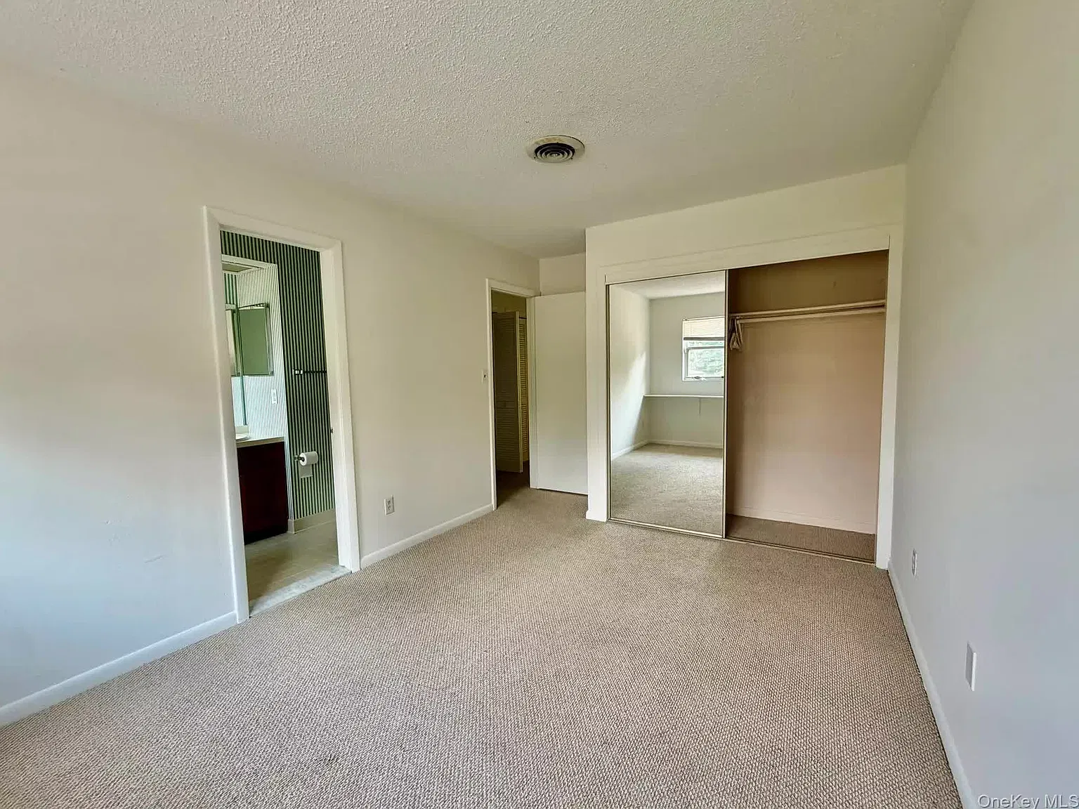 2 bed, 2.5 bath, 1475 sqft, $2,999 — Photo 2