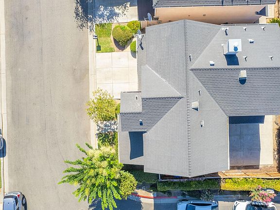4th image of 15 W Brittany Ln