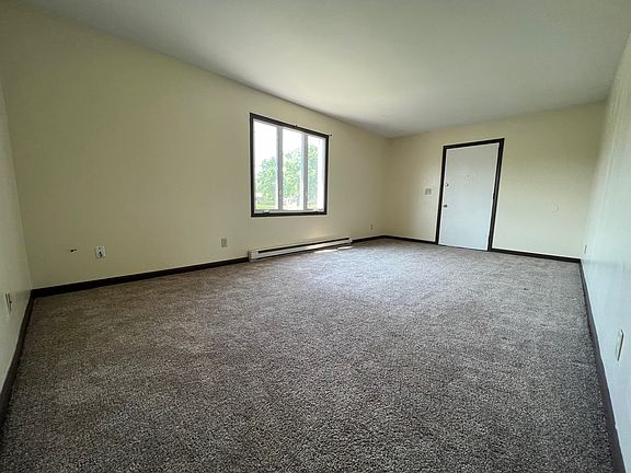 3rd image of 1650 Edgewood Dr