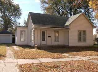 321 SW 4th St, Newton, KS 67114