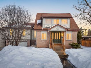 301 Zephyr Ave, Ottawa, ON K2B 5Z7