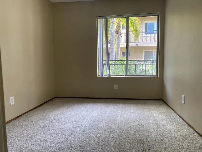7555 Linda Vista Rd — Photo 2
