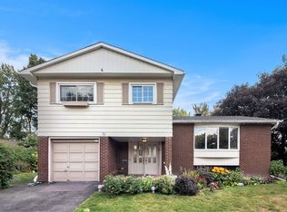 31 Wedgewood Cres, Ottawa, ON K1B 4B5