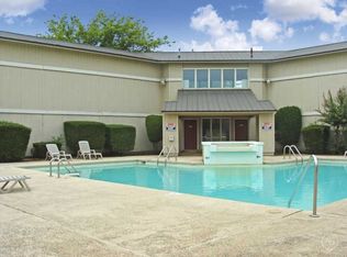 3500 S 74th St APT H13, Fort Smith, AR 72903