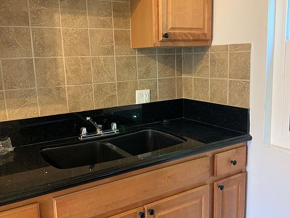 4th image of 1933 N Beachwood Dr #106