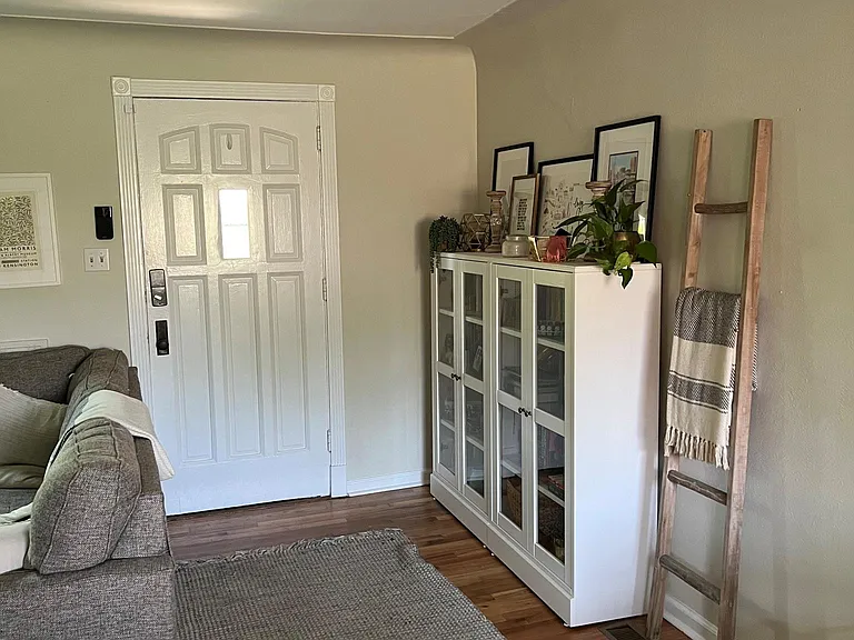 784 Elm St — Photo 2