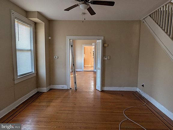 5th image of 3245 Dudley Ave