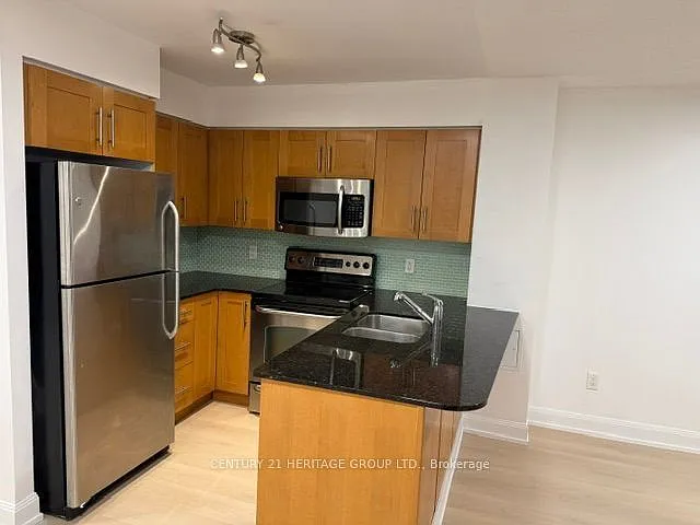 2181 Yonge St #1909 — Photo 12