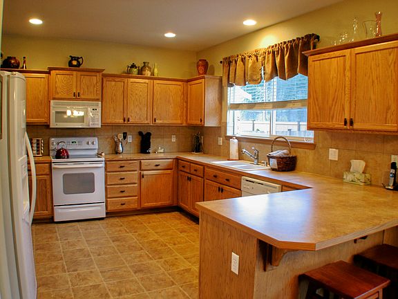 Spacious kitchen