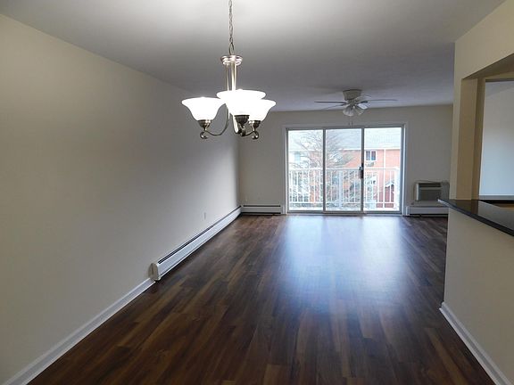 4th image of 1650 Douglas Ave